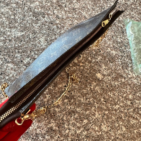 Vintage LOUIS VUITTON Monogram Pouche Toilette 26 Clutch Bag converted - Picture 12 of 14